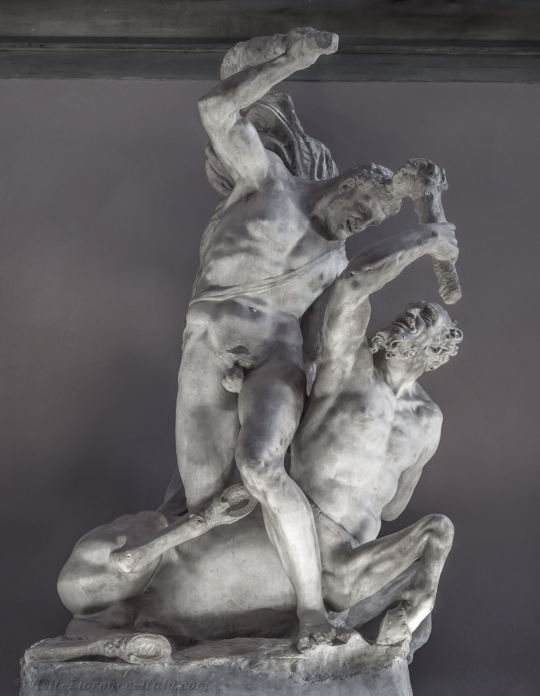 hall-of-the-five-hundred-hercules-and-diomedes